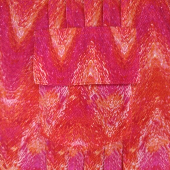 NWT Cocomo Plus Size 3X Pink & Orange Geo Print Pintuck Short Sleeve Top - Picture 4 of 7